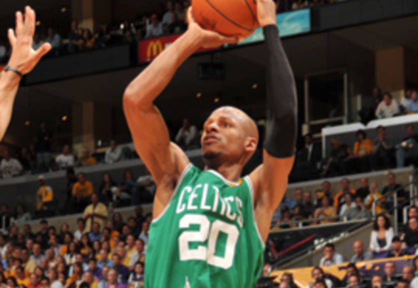 НБА. Брэдли усадит Аллена на скамейку?