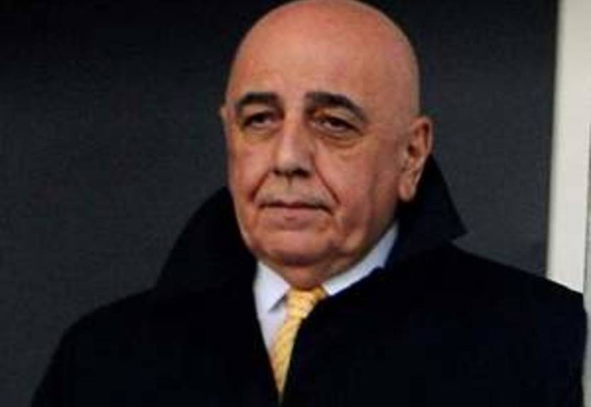 Галлиани: "Барселоне сложно играть с Миланом"