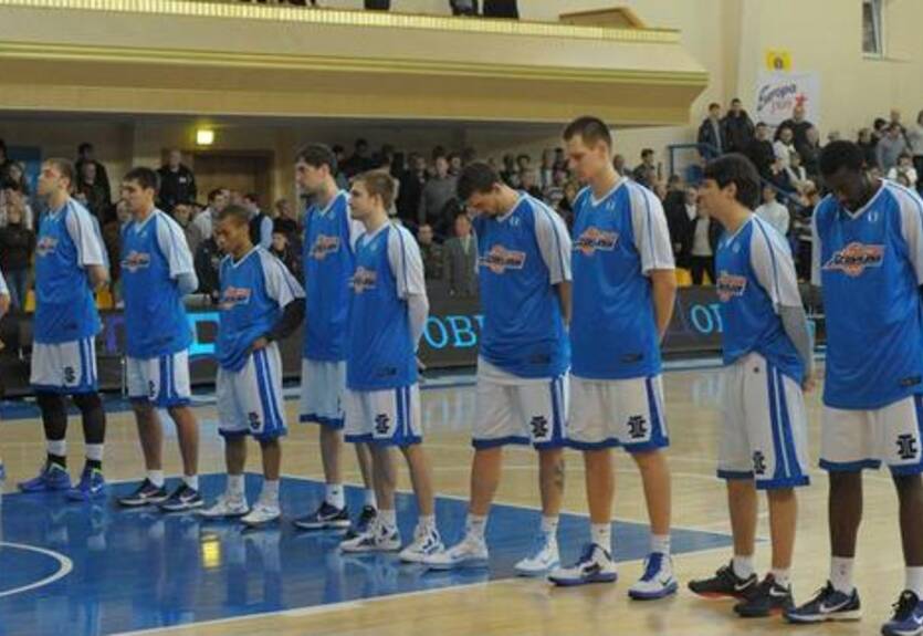 Азовмаш будет выступать в чемпионатах Украины и России