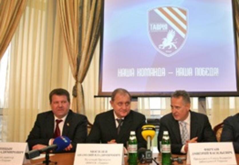 Фирташ обещает Таврии новую базу