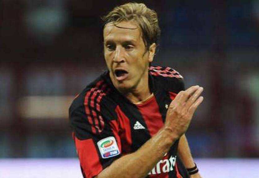 Амброзини: &quot;Барселона — сильнейшая команда в мире&quot;