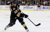 НХЛ. Бостон переподписал форварда (18.03.12)