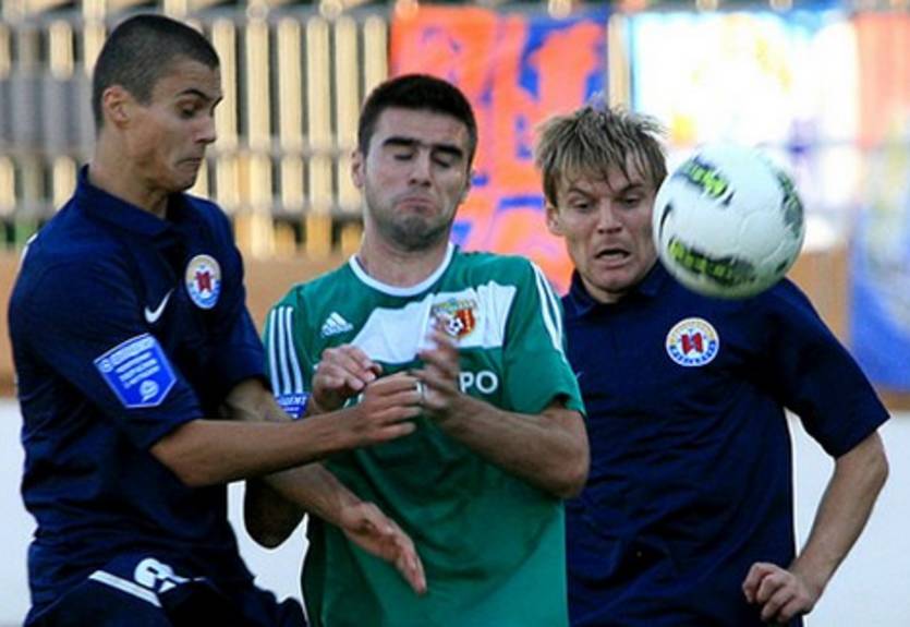 Ворскла уверенно разбирается с Ильичевцем