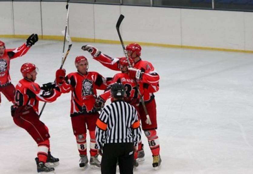 ПХЛ. Львы побеждают в "малом плей-офф"