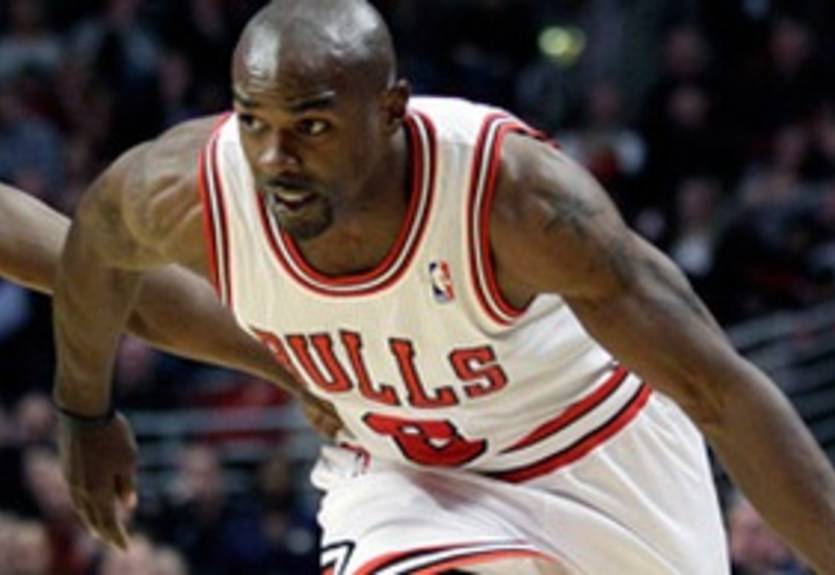 НБА. Чикаго: новый 10-дневный контракт для защитника