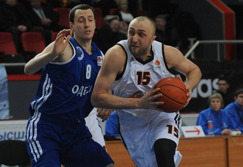 Суперлига. Донецк справился с Одессой (11.03.12)