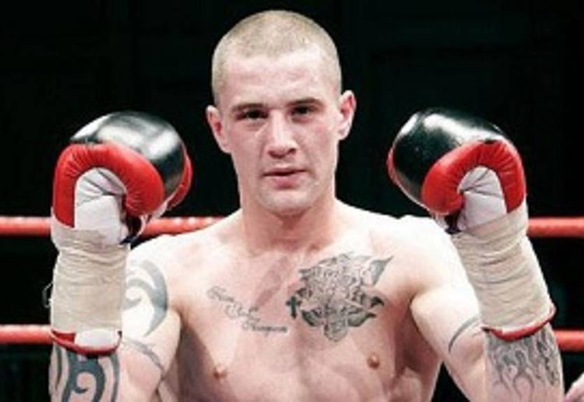 Бернс без труда защитил свой титул