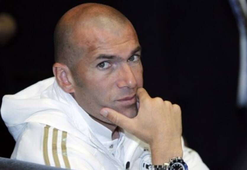 Зидан: "Моуриньо лучше остаться в Реале"