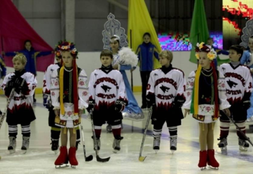 Новая ледовая арена Днепропетровска открыта