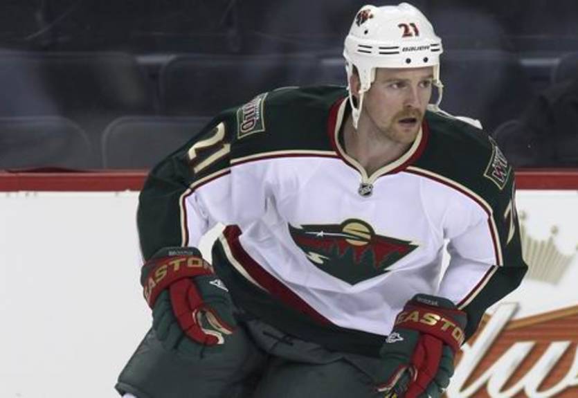 НХЛ. Миннесота переподписала форварда