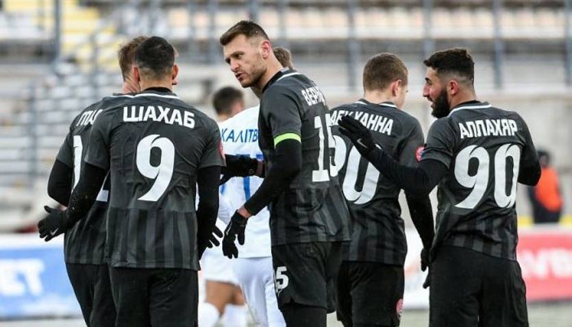 Футболисты Зари