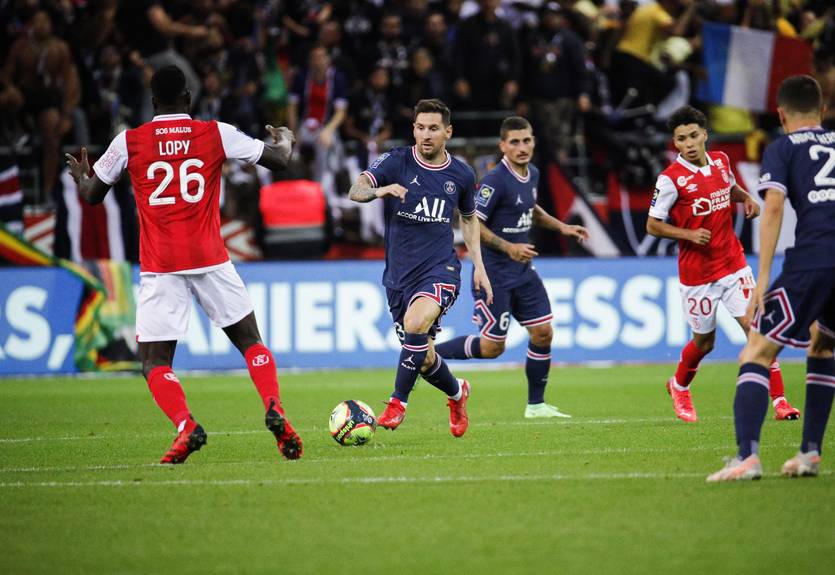 Дубль Мбаппе принес ПСЖ победу в дебютном матче Месси