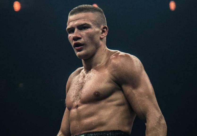 Монтана Лав досрочно победил экс-чемпиона из Беларуси