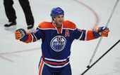 НХЛ. Эдмонтон: Смит остается в команде