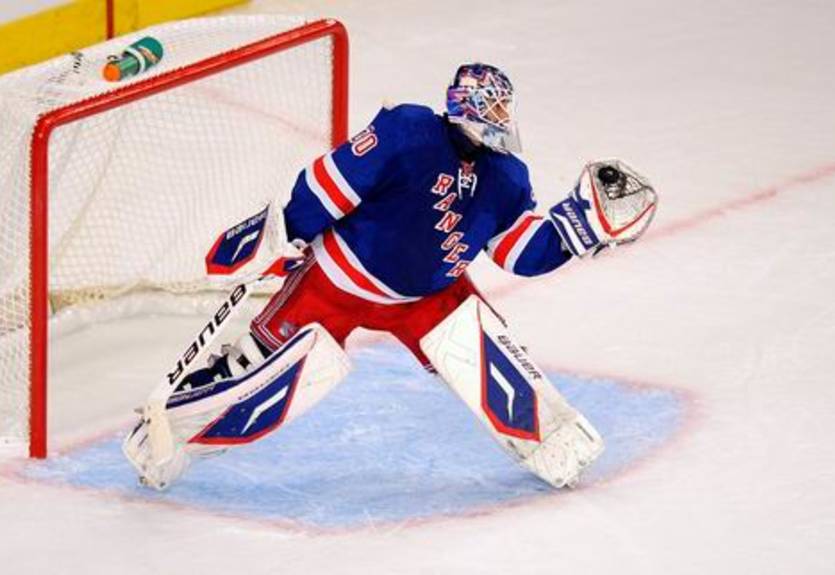 НХЛ. Лундквист — первая звезда дня (15.02.12)