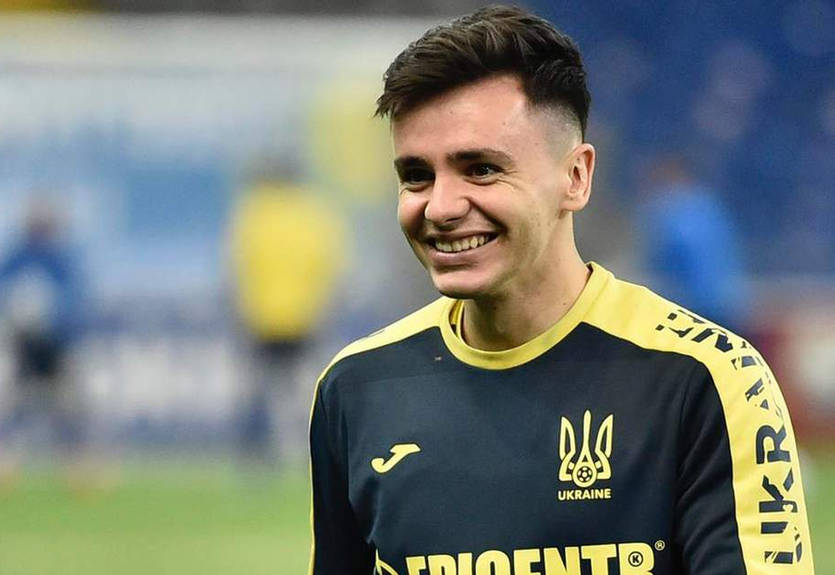 Шапаренко попал в тройку лучших игроков пятого тура квалификации ЧМ-2022 Шапаренко попал в тройку лучших игроков пятого тура квалификации ЧМ-2022