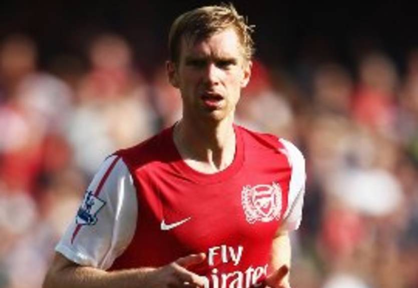 Арсенал теряет Мертезакера