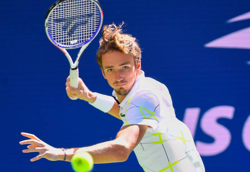 Медведев вышел в полуфинал US Open в третий раз кряду