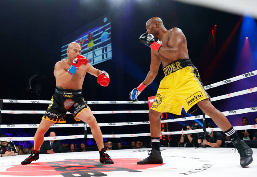 Силва нокаутировал Ортиса в первом раунде боя по правилам бокса