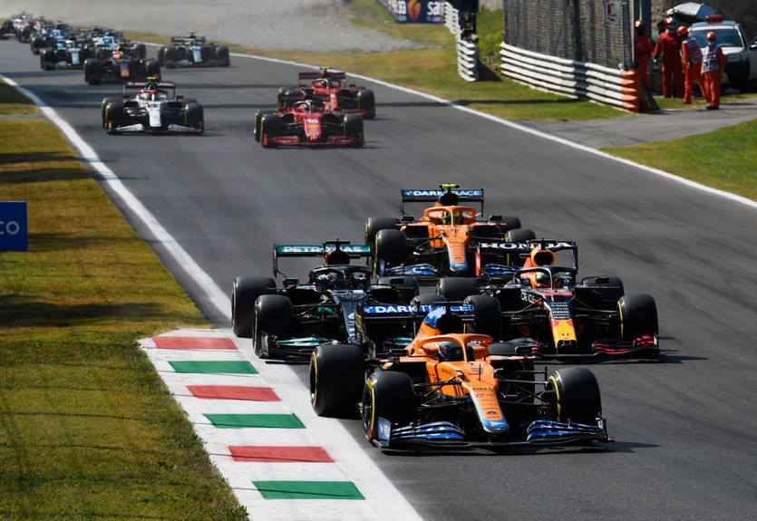 Риккардо выиграл гонку Гран-при Италии, Ферстаппен и Хэмилтон столкнулись и сошли