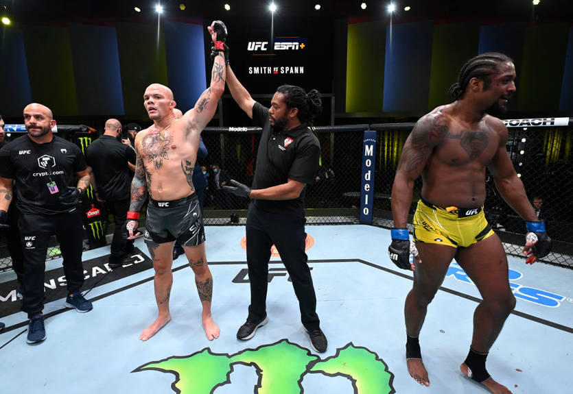 UFC Fight Night 192: Смит победил Спэнна в первом раунде и другие результаты турнира