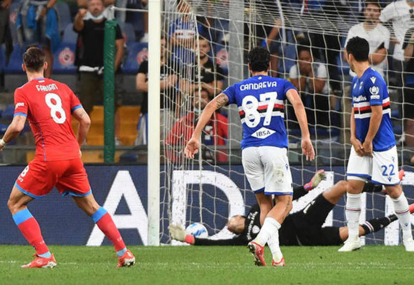 Наполи разгромил Сампдорию и единолично возглавил Серию А