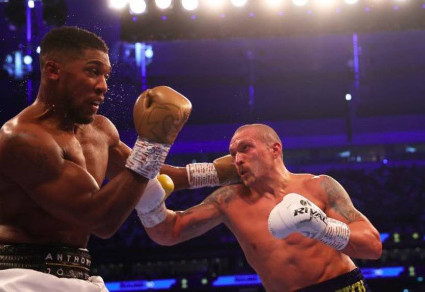 Усик: Я хотел добить Джошуа, но мои тренеры остановили меня