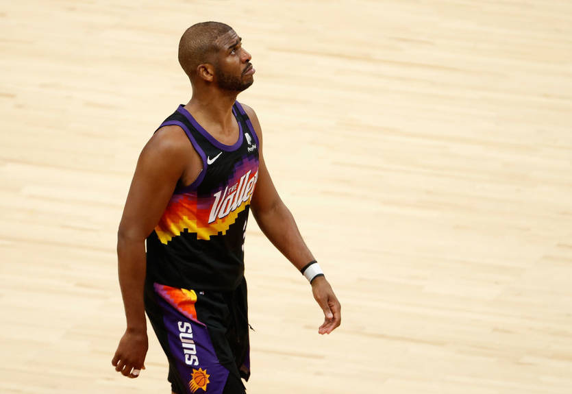 Пол - единственный игрок стартового состава Матча Всех Звезд 2013, который не выступает за Лейкерс или Нетс