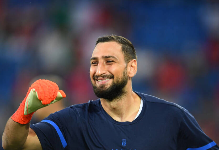 Доннарумма дебютировал в Лиге чемпионов