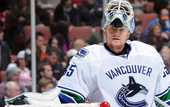 НХЛ. Ванкувер не планирует обменивать Шнайдера