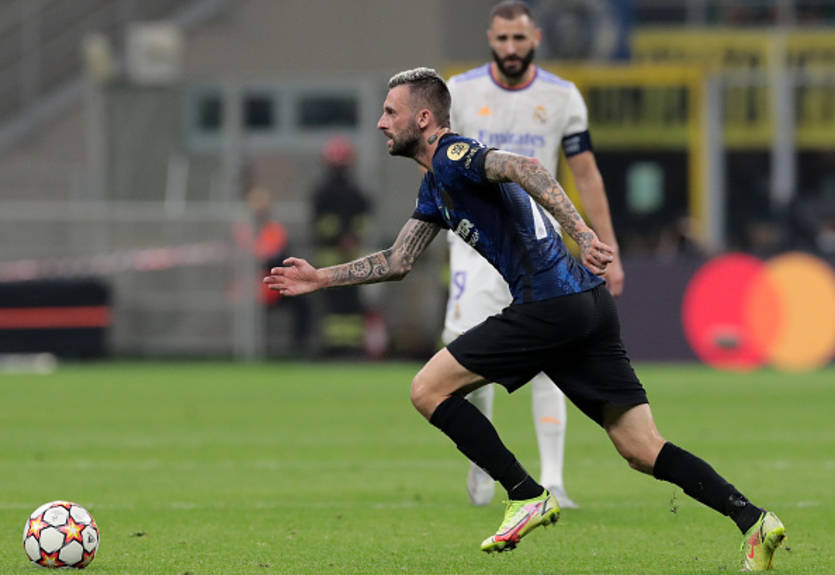 Манчестер Юнайтед интересен опорник Интера