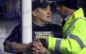 Болельщик Эвертона арестован за попытку срыва матча