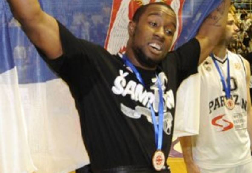 Маккалебб продлил контракт с Монтепаски