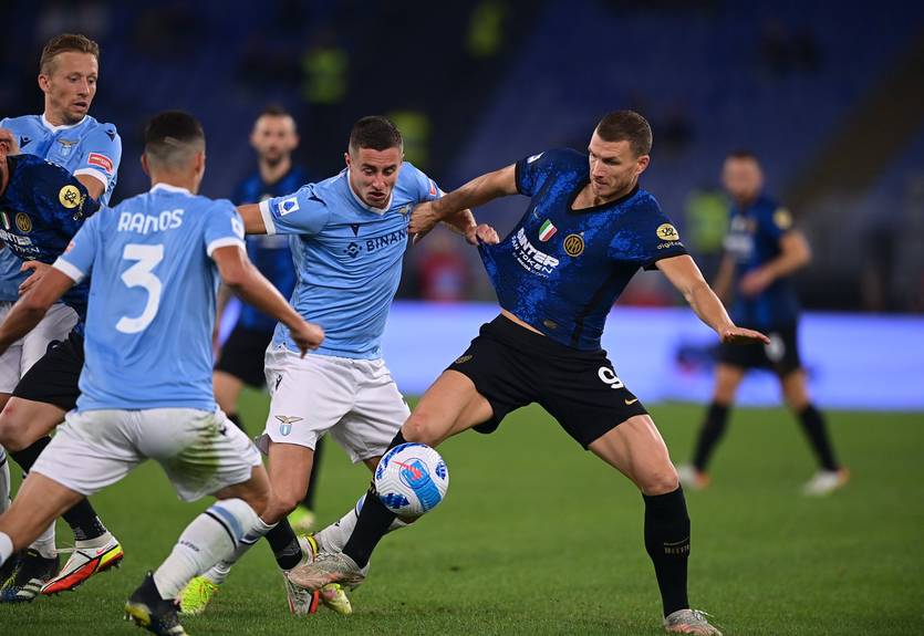 Лацио, проигрывая по ходу матча, одержал победу над Интером