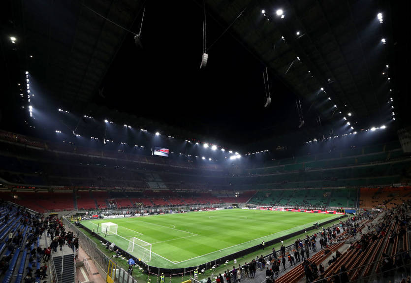 Милан и Верона объявили составы на матч