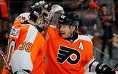 НХЛ. Филадельфия не торопится выменивать защитника