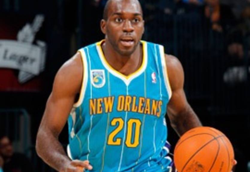 НБА. Мемфис продлил Пондекстера