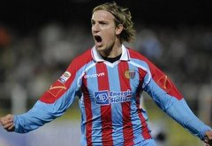 Милан арендует Макси Лопеса?