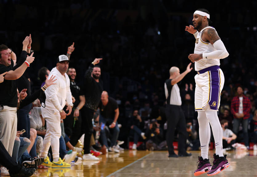 Энтони обошел Мозеса Мэлоуна в списке самых результативных игроков НБА