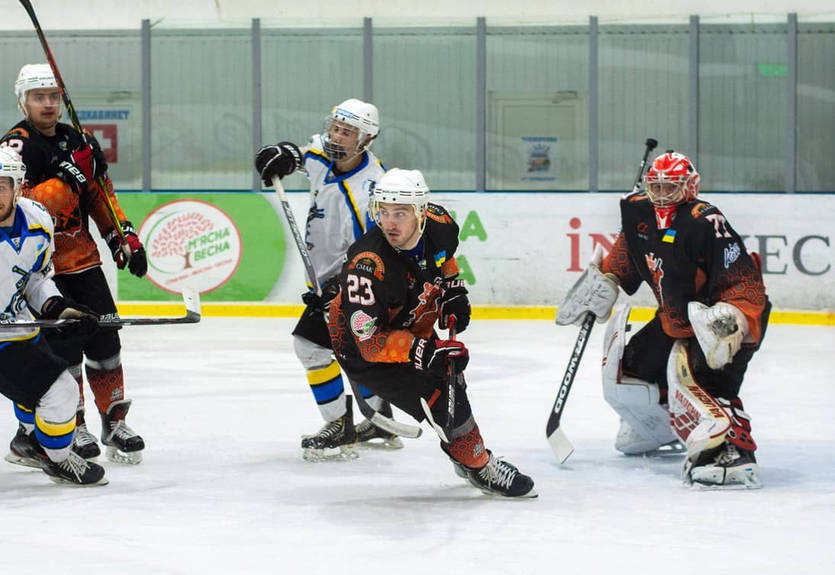 УХЛ: Кременчуг забросил семь шайб в ворота Днепра УХЛ: Кременчуг забросил семь шайб в ворота Днепра