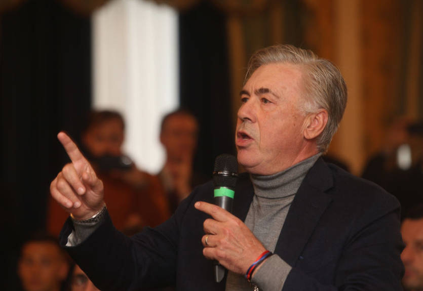 Анчелотти раскритиковал фанатов, которые напали на машину Кумана