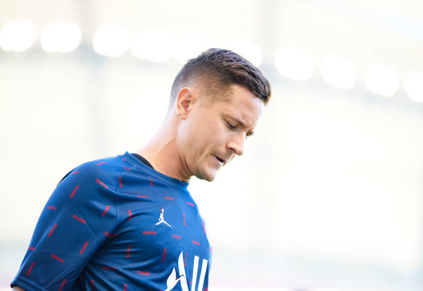 Стало известно имя игрока ПСЖ, которого ограбила проститутка-трансвестит Стало известно имя игрока ПСЖ, которого ограбила проститутка-трансвестит