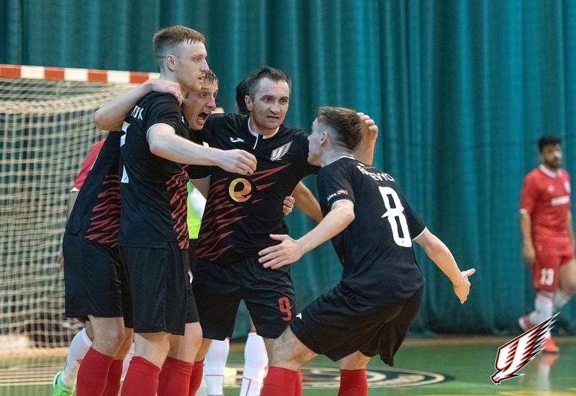 Ураган выиграл заключительный матч основного раунда футзальной Лиги чемпионов