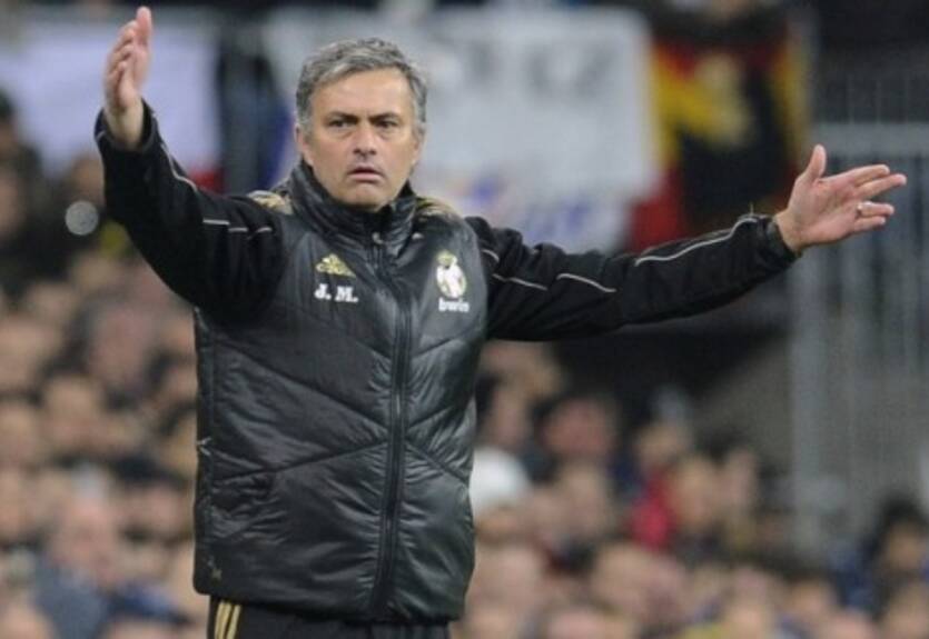 Кальдерон: "Моуриньо не разговаривает с Кака четыре месяца"