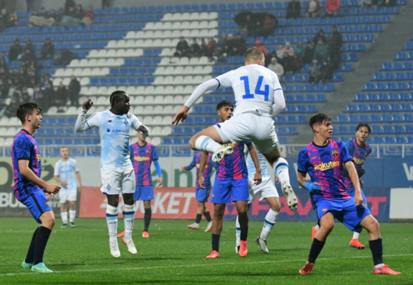 Динамо Киев - Барселона 4:1 Видео голов и обзор матча Юношеской лиги УЕФА (02.11.21)