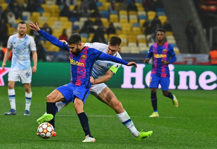 Динамо в упорной борьбе уступило Барселоне