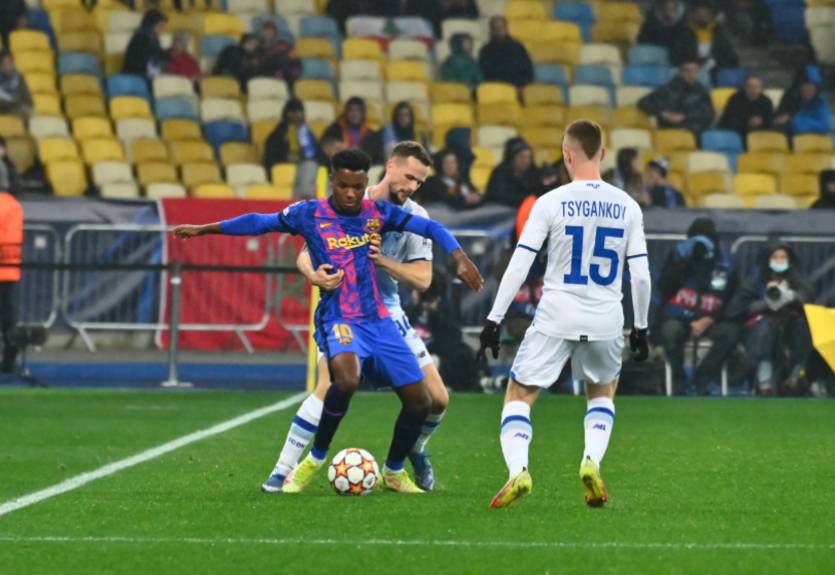 Динамо Киев - Барселона 0:1 Видео гола и обзор матча Динамо Киев - Барселона 0:1 Видео гола и обзор матча