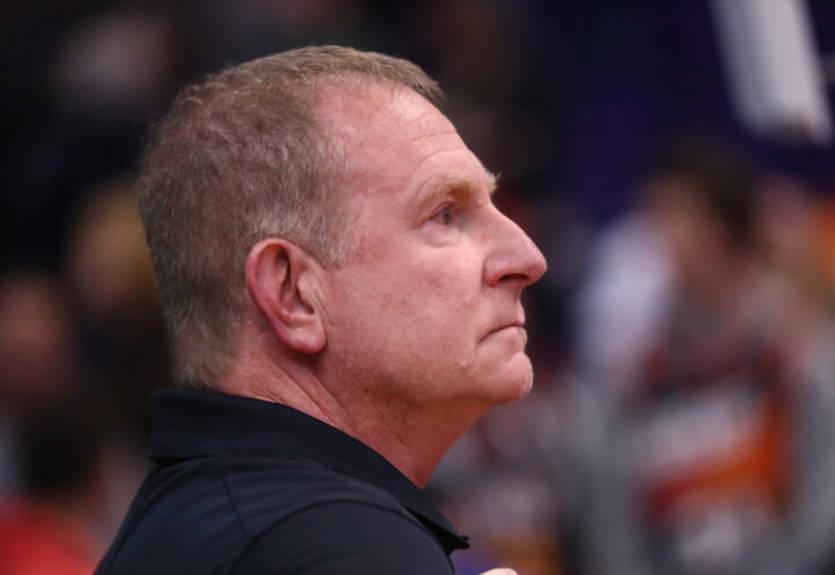 НБА начала расследование в отношении владельца Финикс Санз Роберта Сарвера