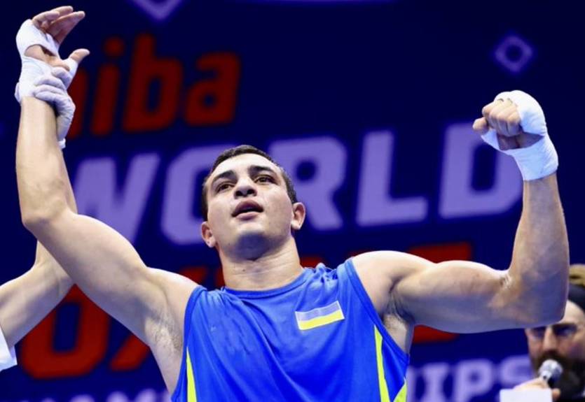 Украинец Захареев стал чемпионом мира по боксу, разобравшись в финале с россиянином