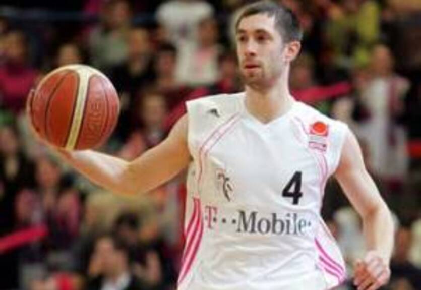 Шарлеруа подписывает Вишневски